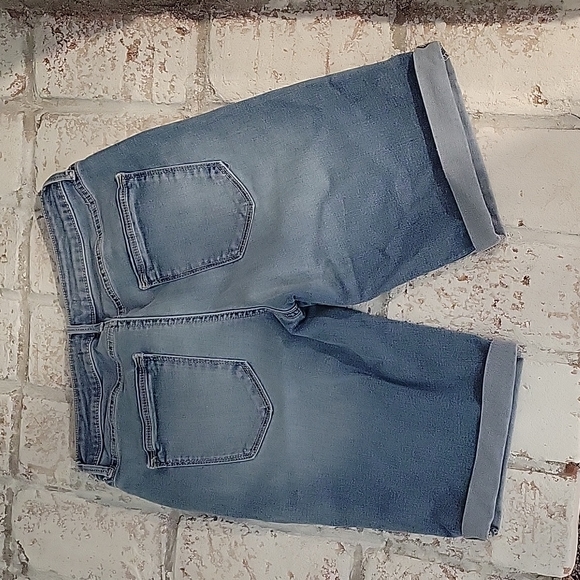 Denim shorts - Picture 2 of 3